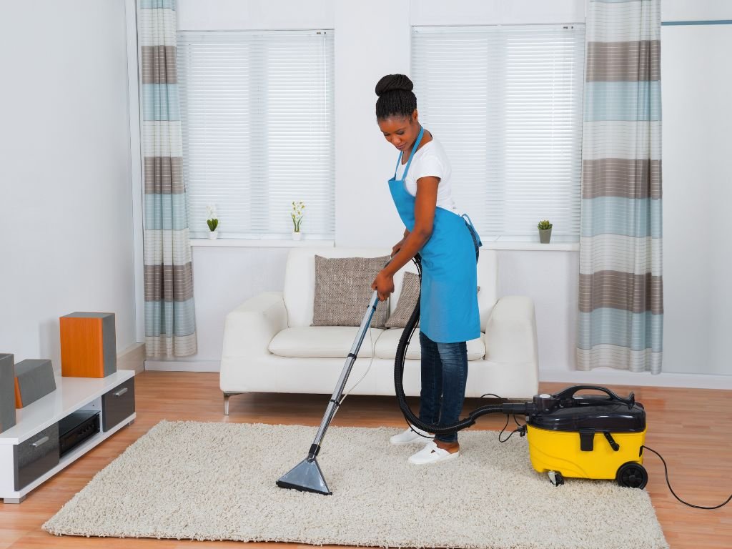 تنازل عن خادمة