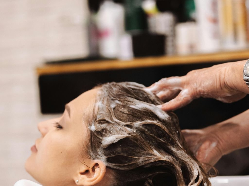 عاملات صالون للتنازل